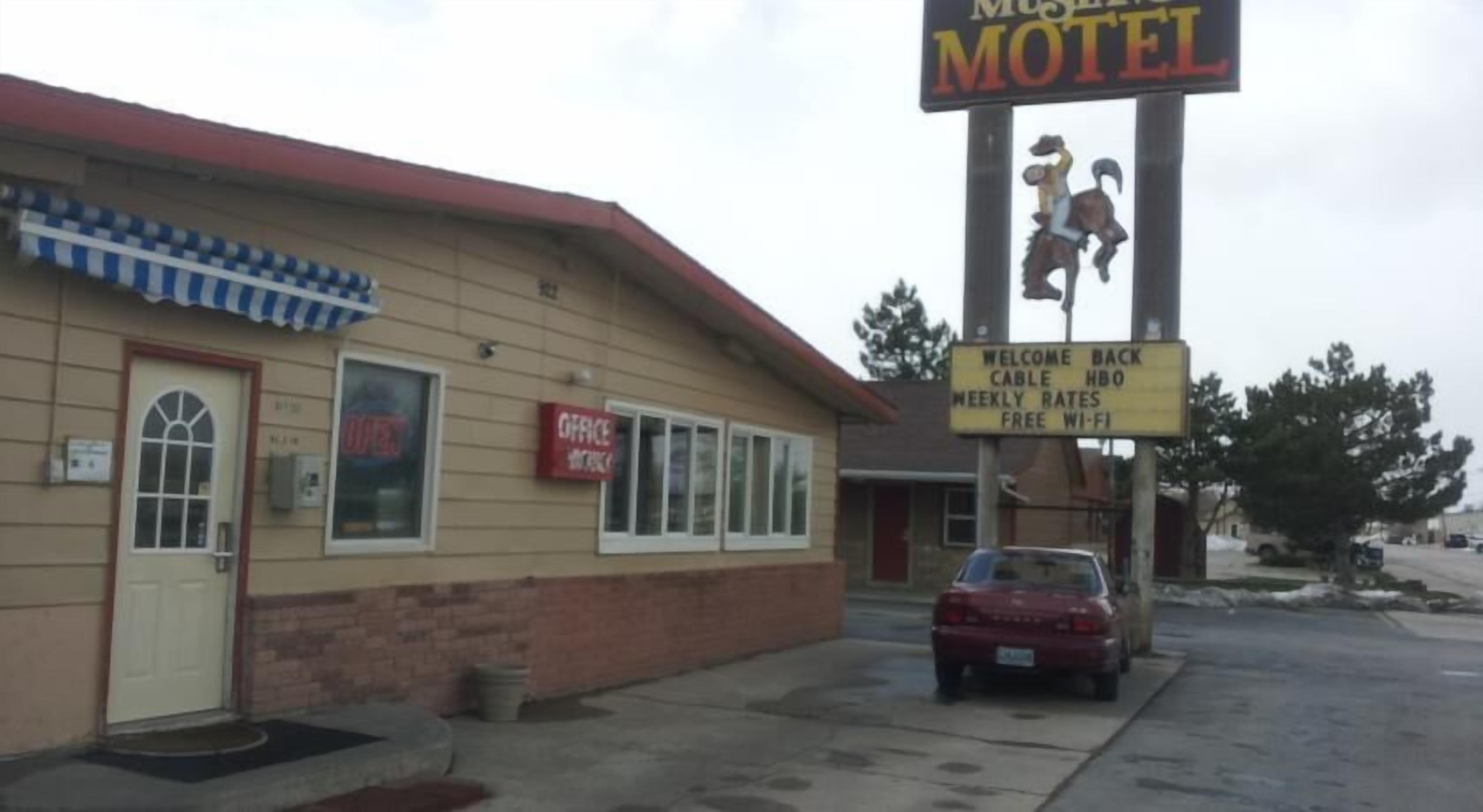 4 Wyoming Hotels That Deliver on Location and Value