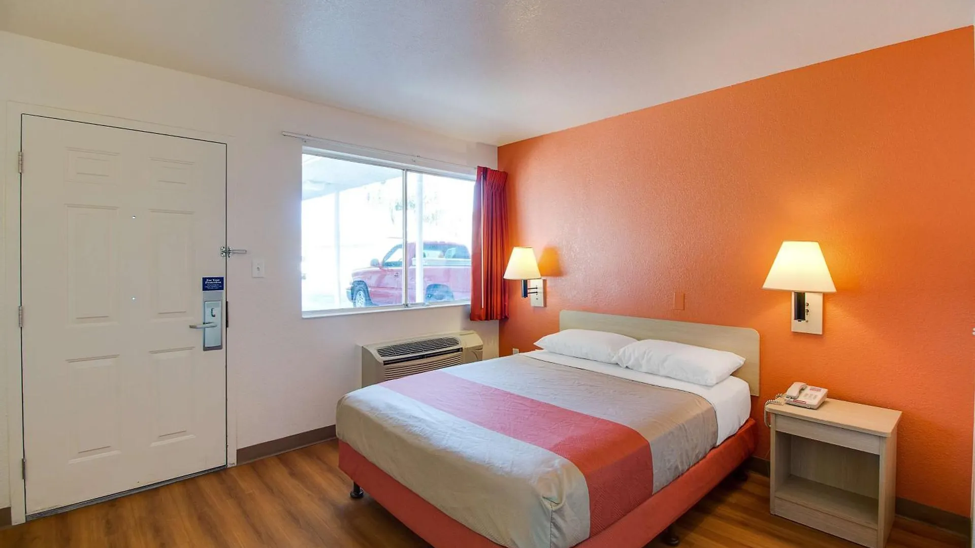 4 Smart Airport Hotels Near Mill Avenue District Worth Booking