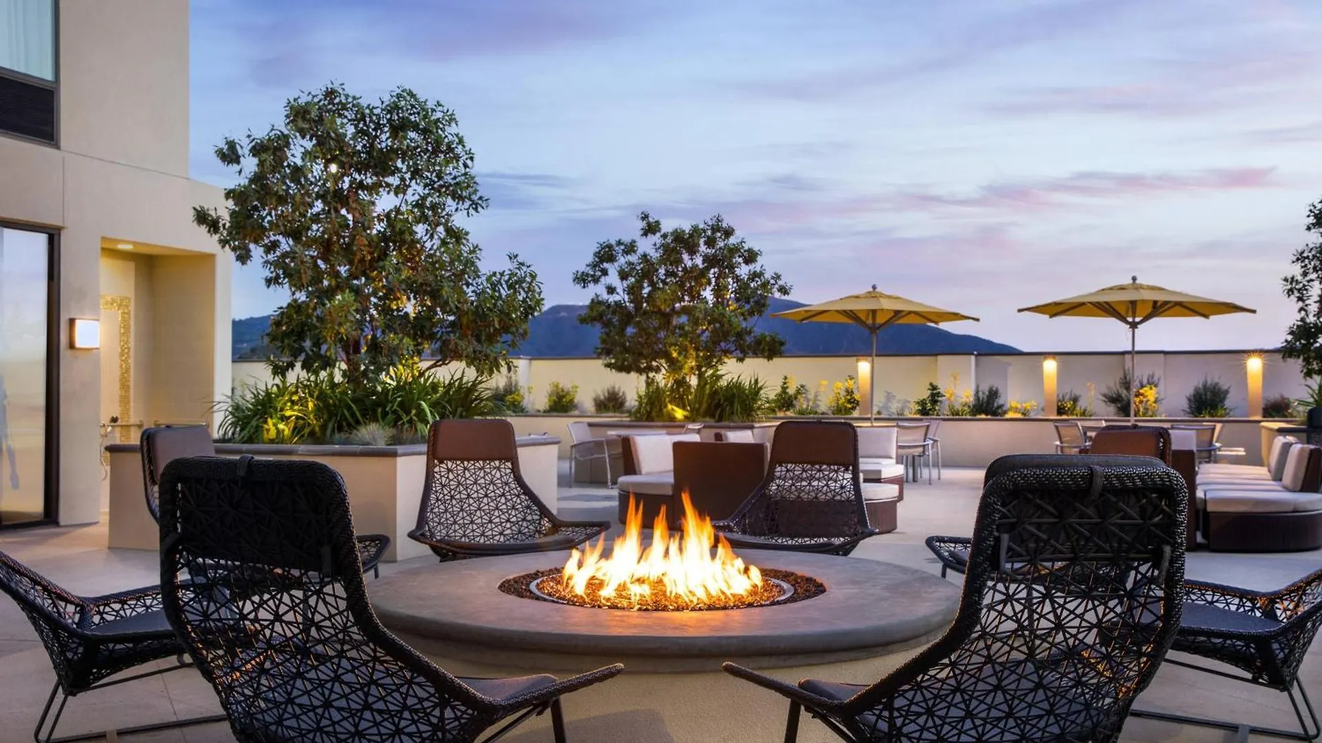 5 Business Hotels Close to Laurel Canyon Worth Booking