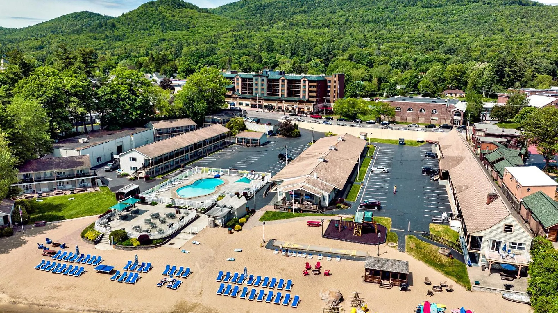 Staying Near Lake George Beach State Park: 7 Beach Hotels Compared