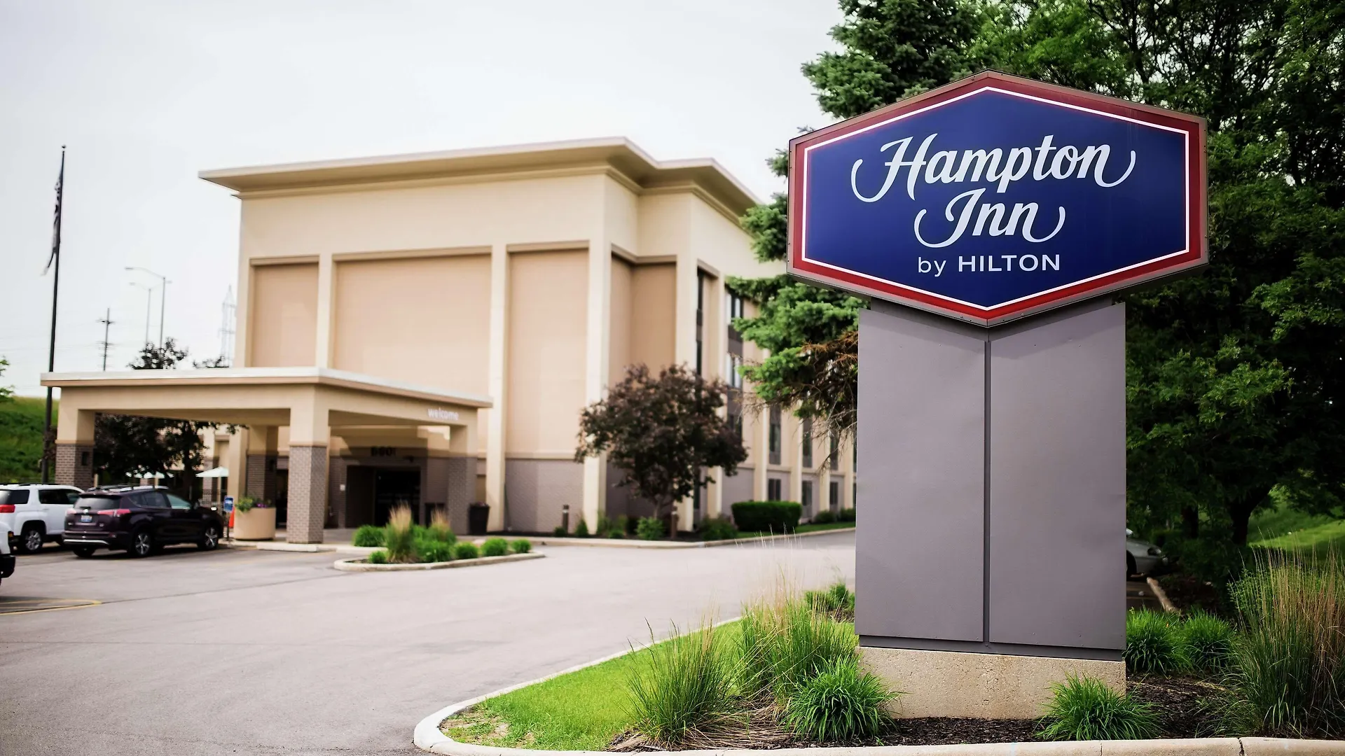4 Business Hotels Close to Milwaukee County Zoo