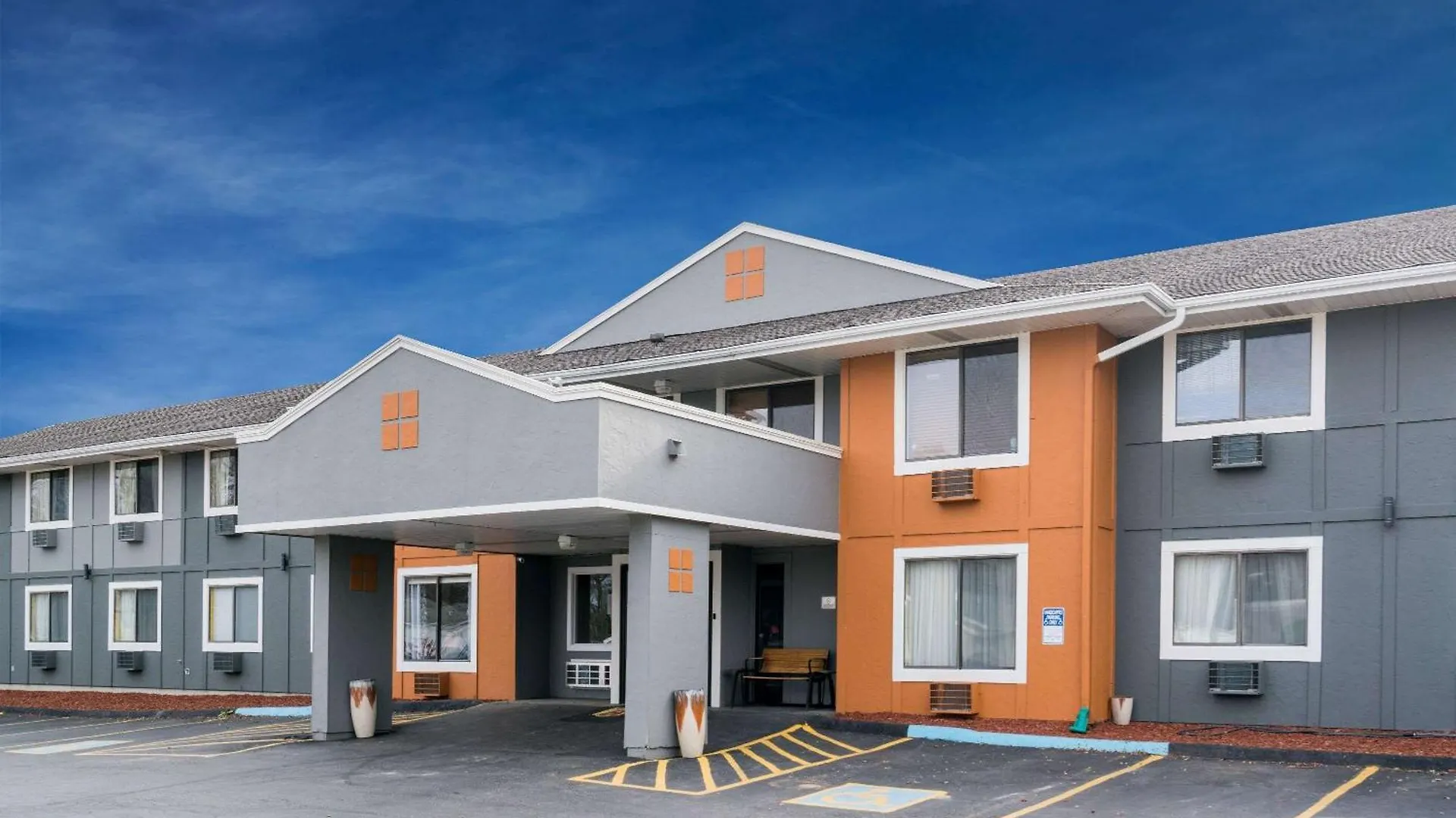 5 Top 3-Star Hotels Near River West Park for Easy Rochester Access