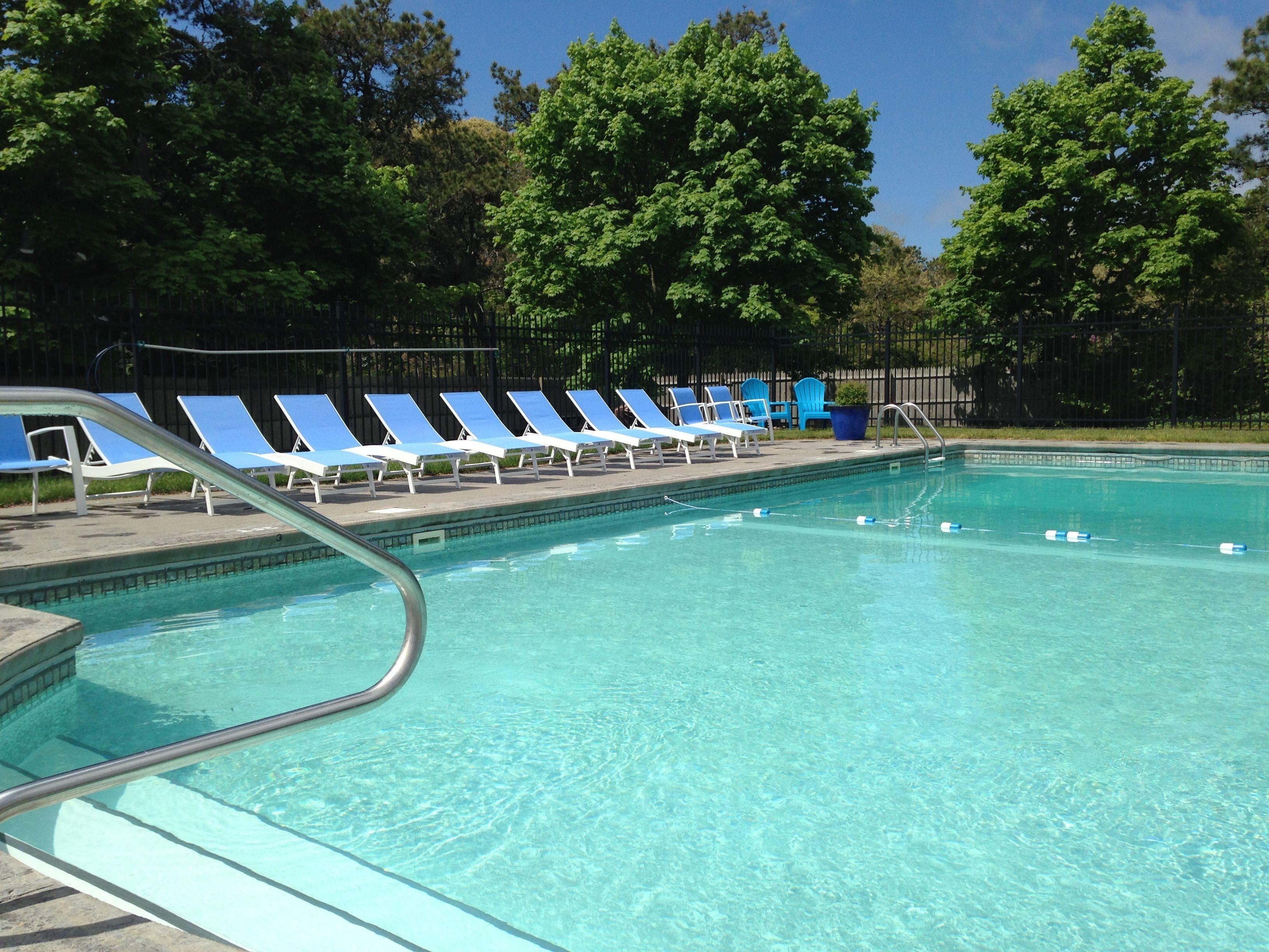 Where to Stay Near Wychmere Harbor: 4 Hotels for Couples